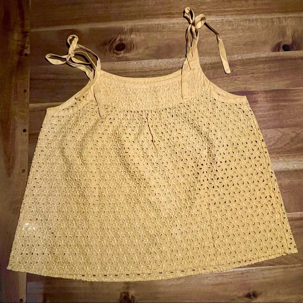 NWOT Gap Shoulder Tie Eyelet Cami in Medium Tall In French Almond Yellow